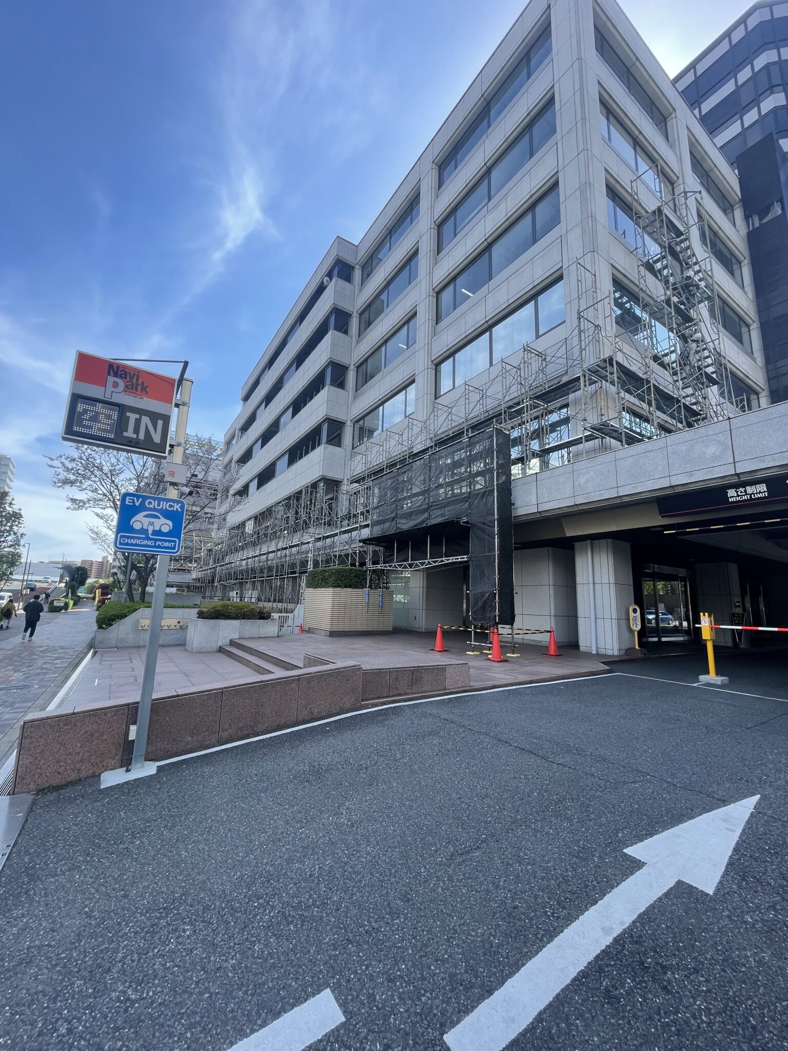 東京都江東区９００枠組み足場組立開始です！